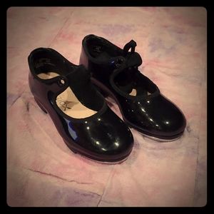 Girl's Tap Shoes